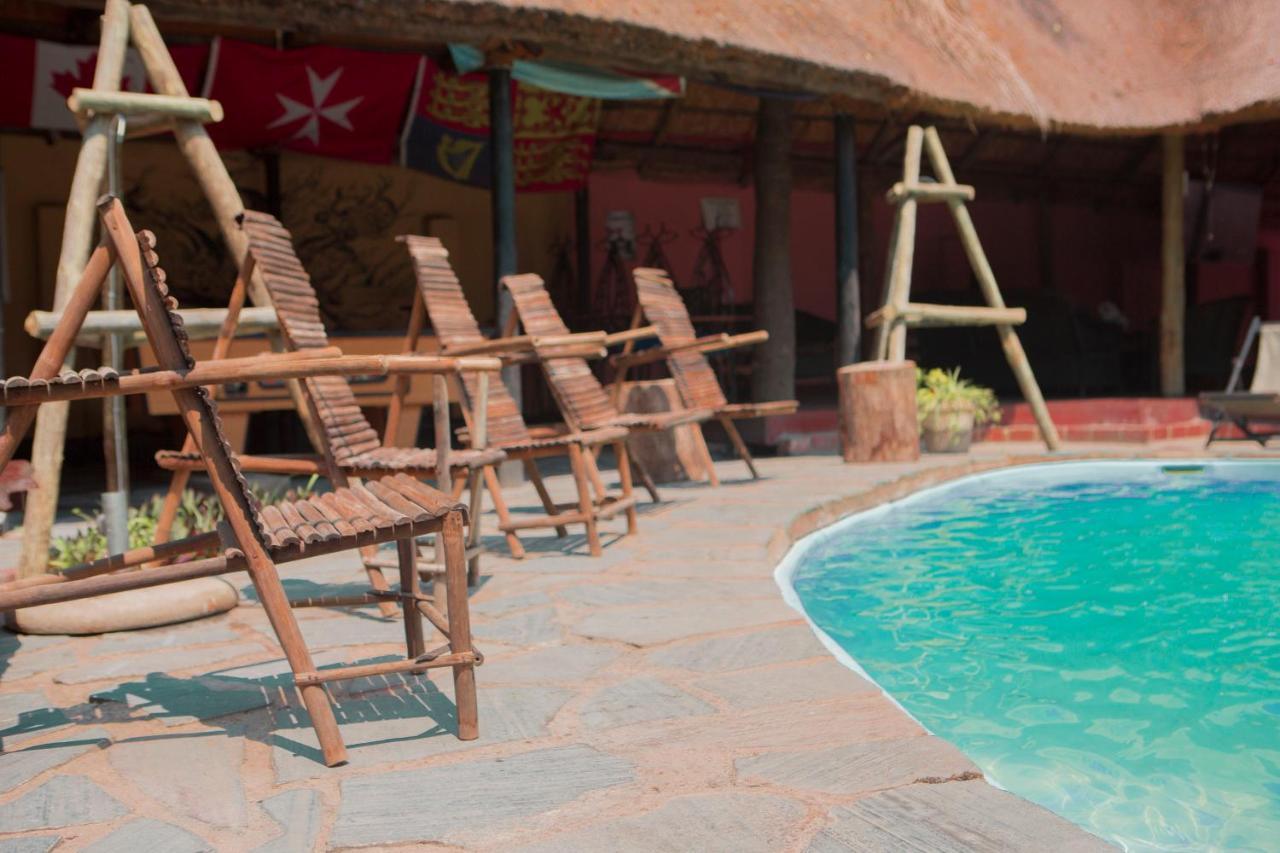 Хостел Lusaka Backpackers Экстерьер фото