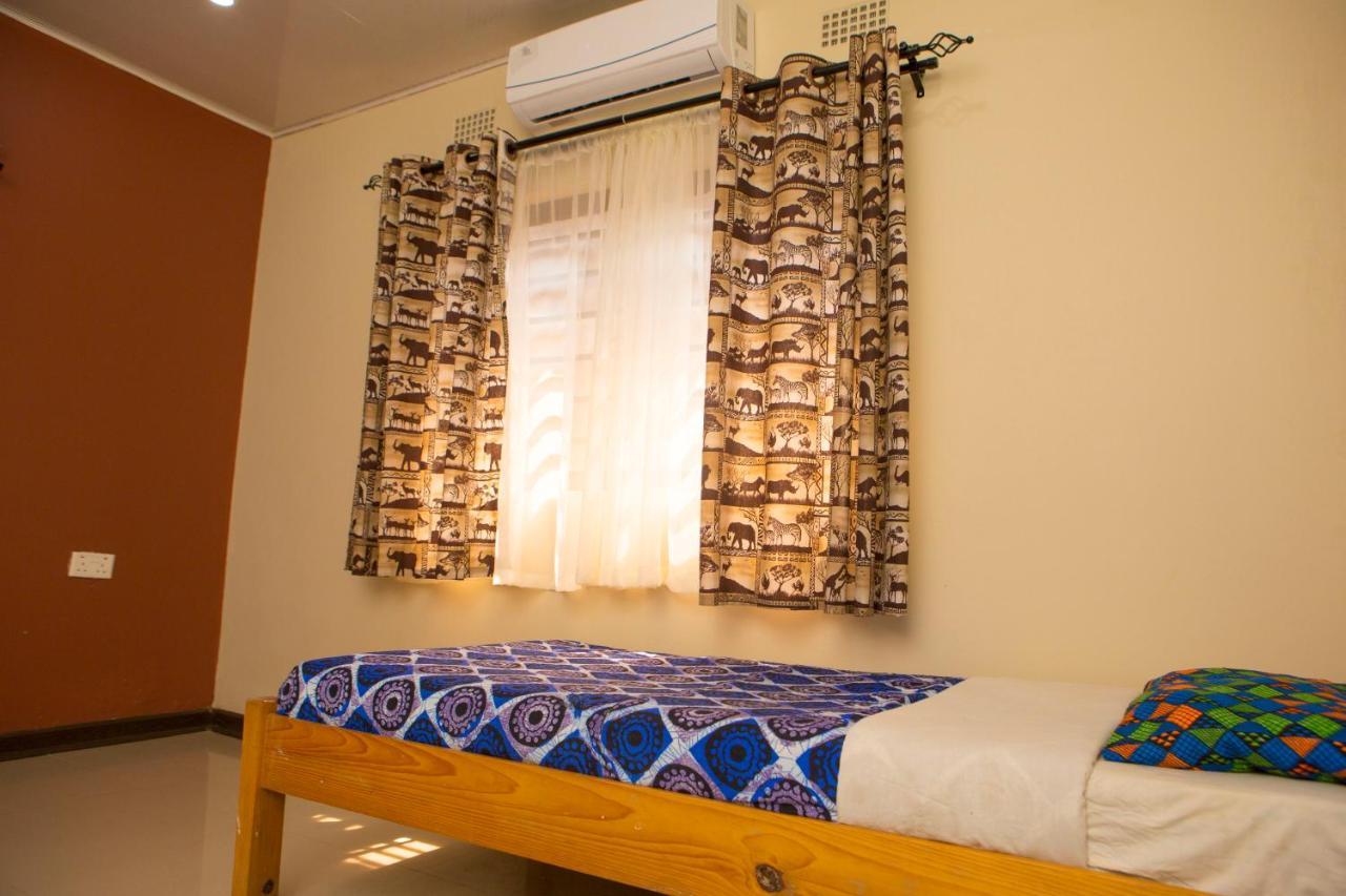 Хостел Lusaka Backpackers Экстерьер фото