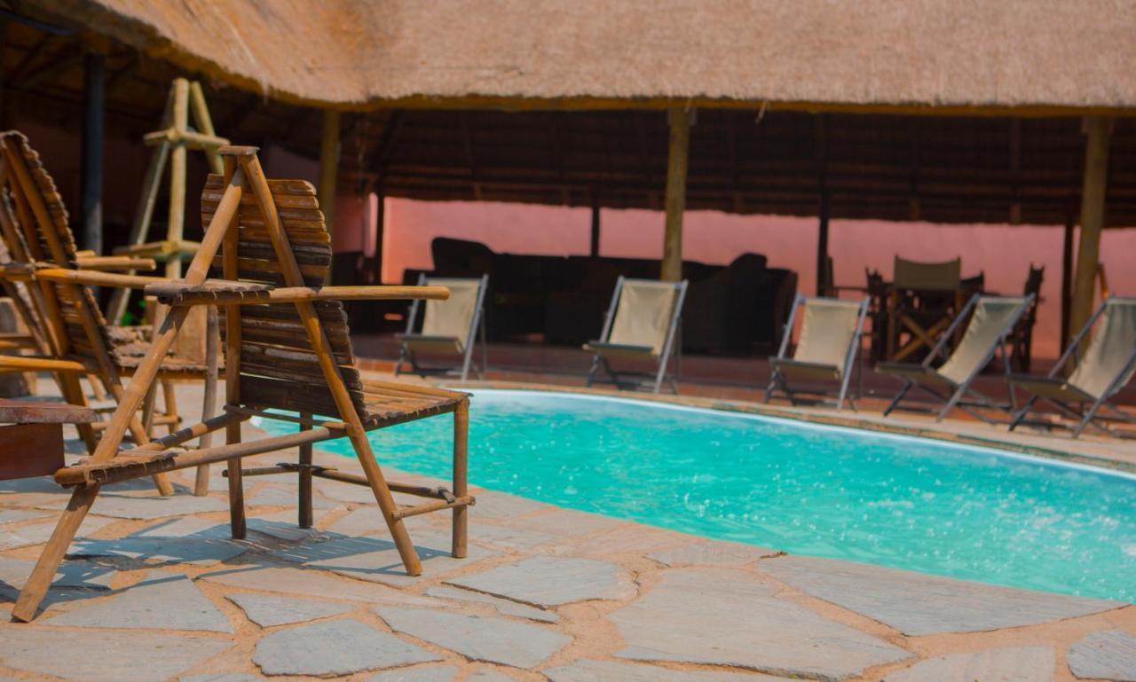 Хостел Lusaka Backpackers Экстерьер фото