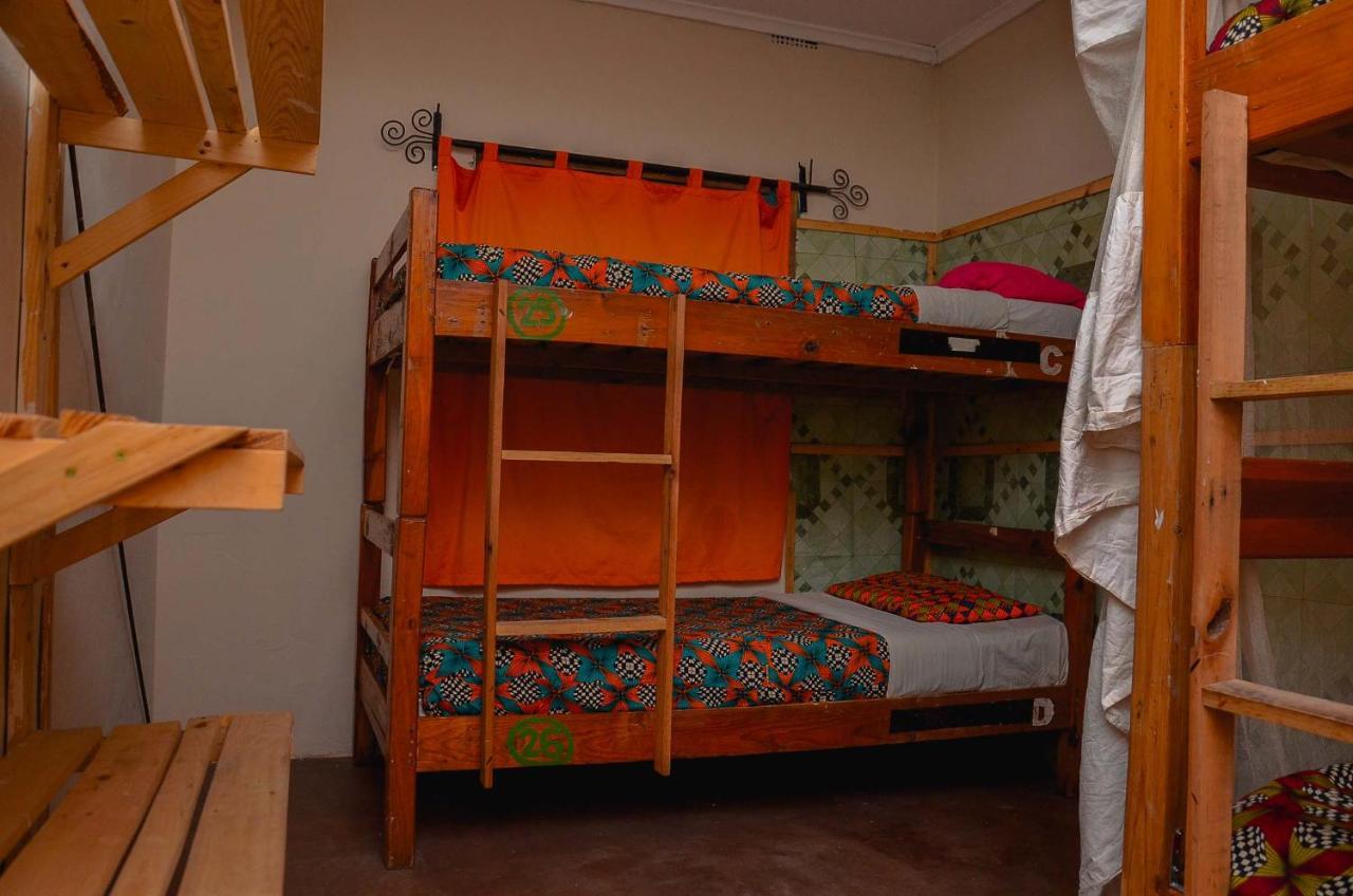 Хостел Lusaka Backpackers Экстерьер фото