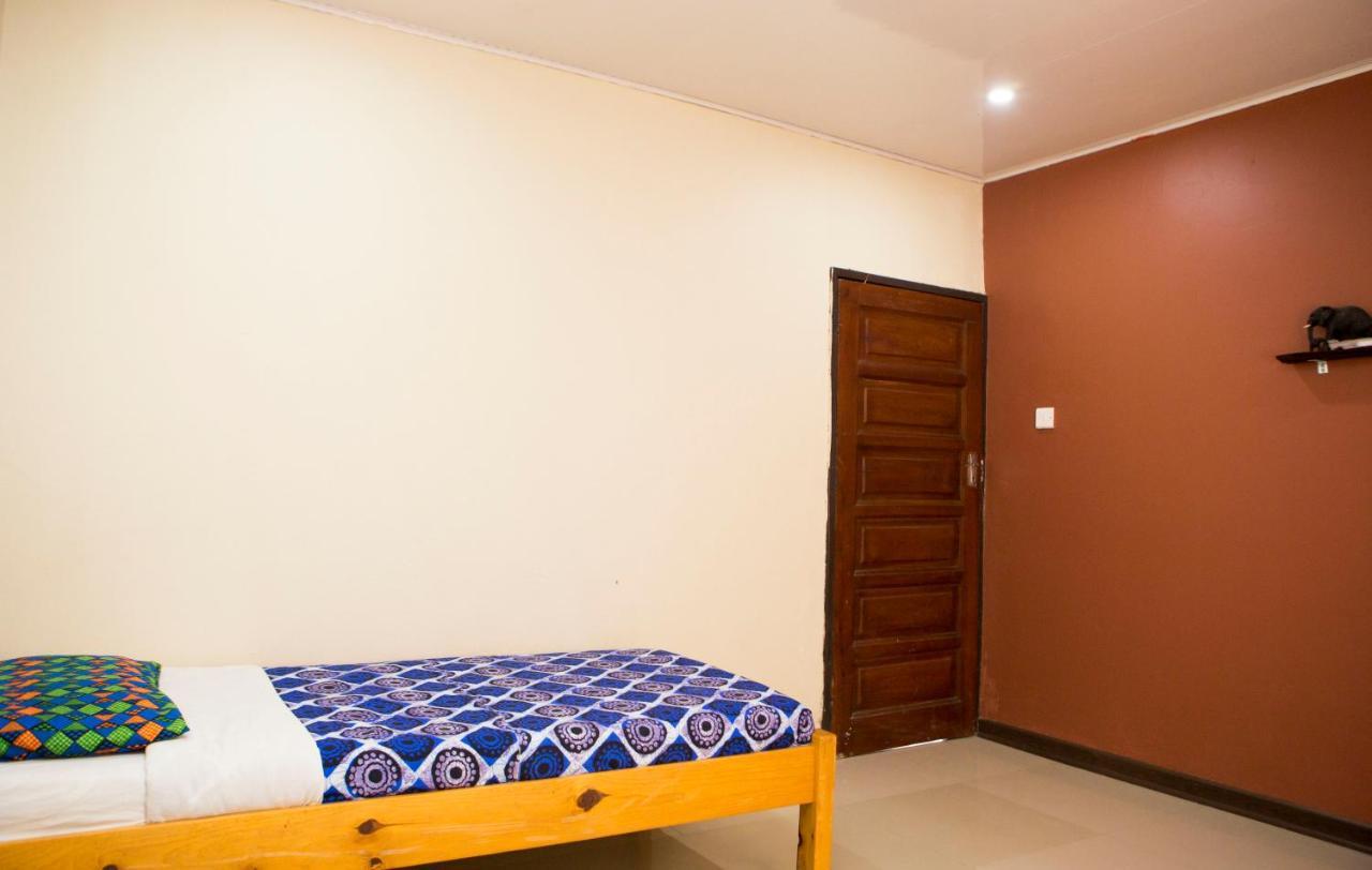 Хостел Lusaka Backpackers Экстерьер фото