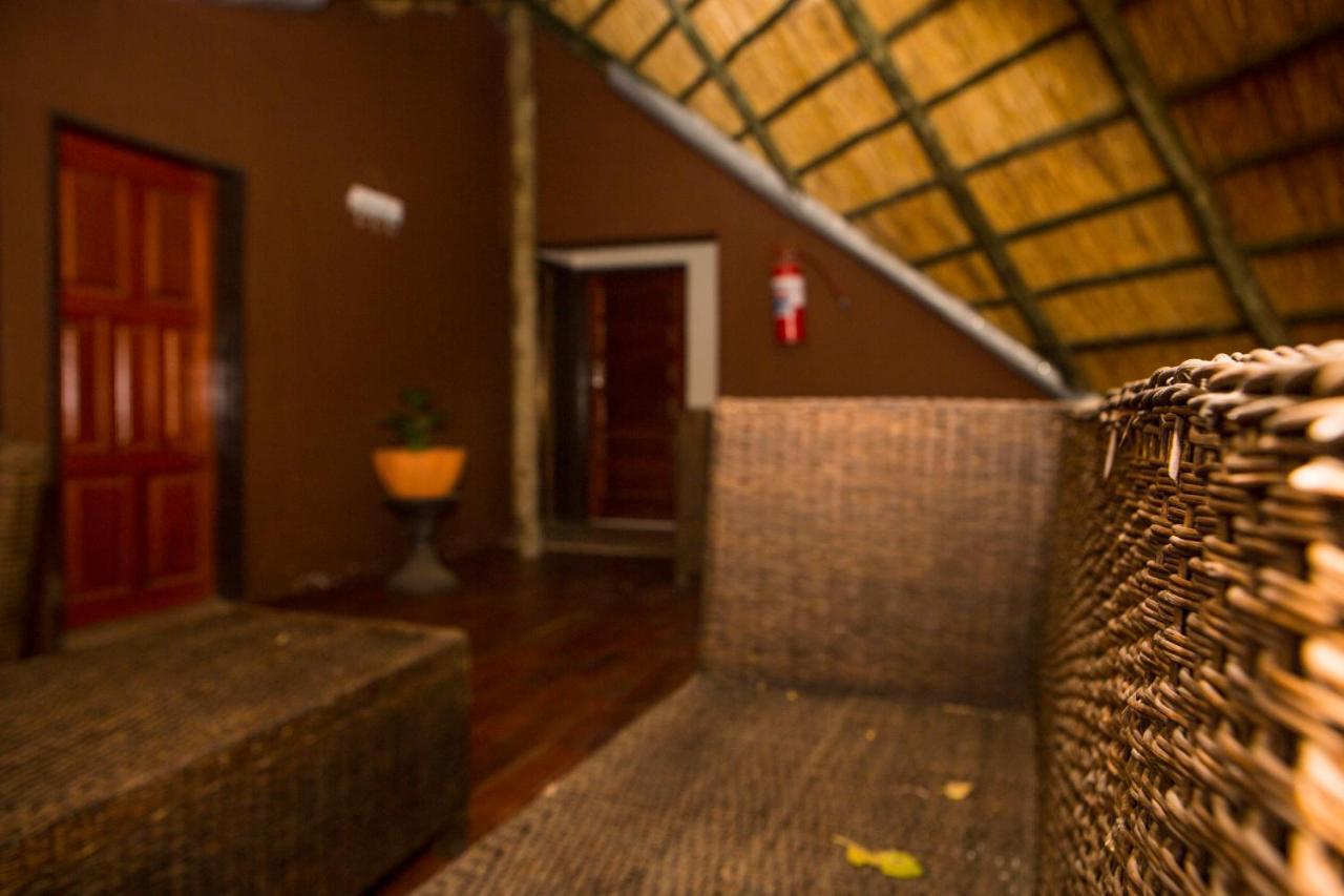 Хостел Lusaka Backpackers Экстерьер фото