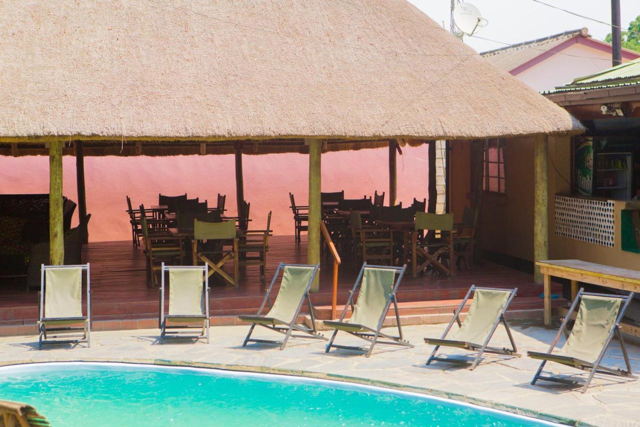 Хостел Lusaka Backpackers Экстерьер фото