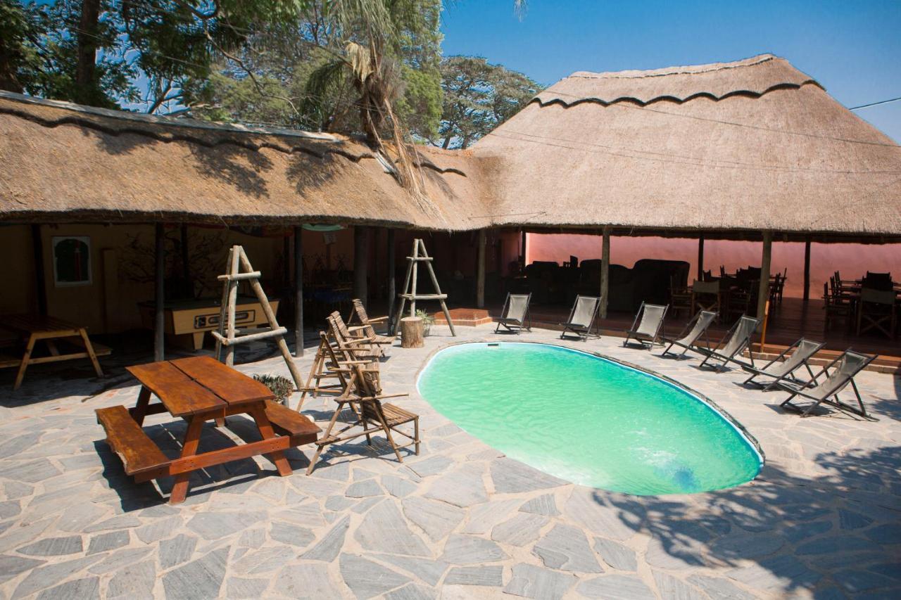 Хостел Lusaka Backpackers Экстерьер фото