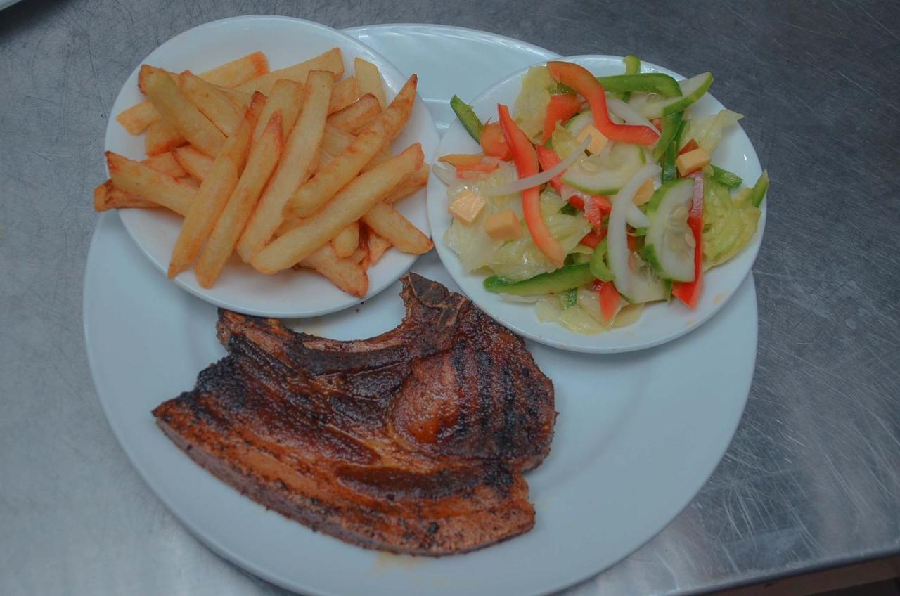 Хостел Lusaka Backpackers Экстерьер фото