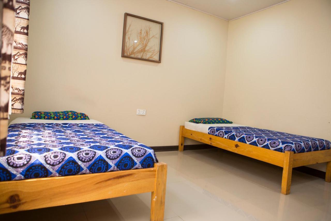 Хостел Lusaka Backpackers Экстерьер фото
