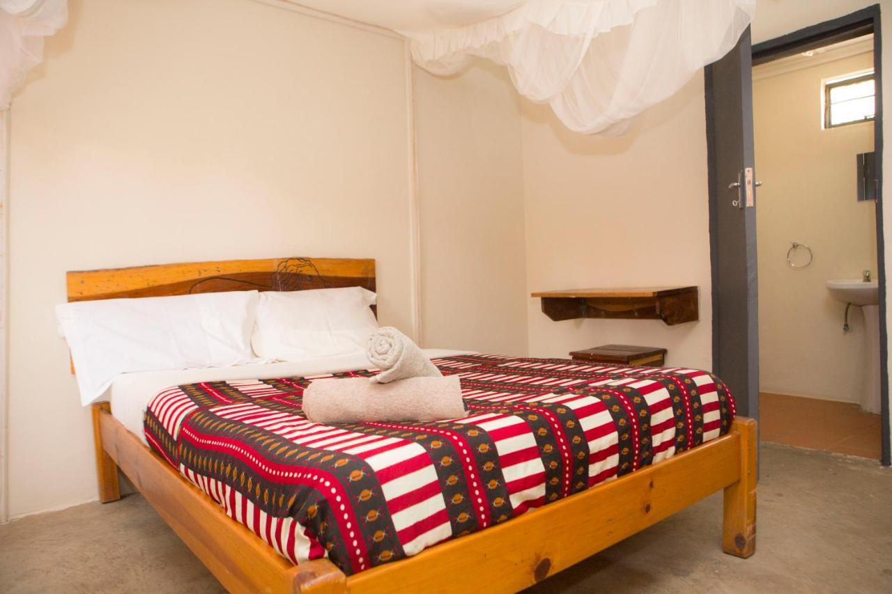 Хостел Lusaka Backpackers Экстерьер фото