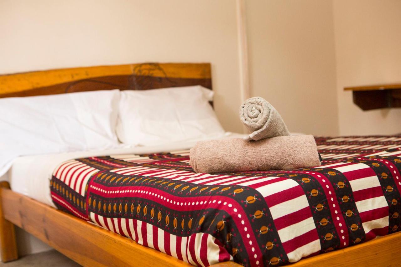 Хостел Lusaka Backpackers Экстерьер фото