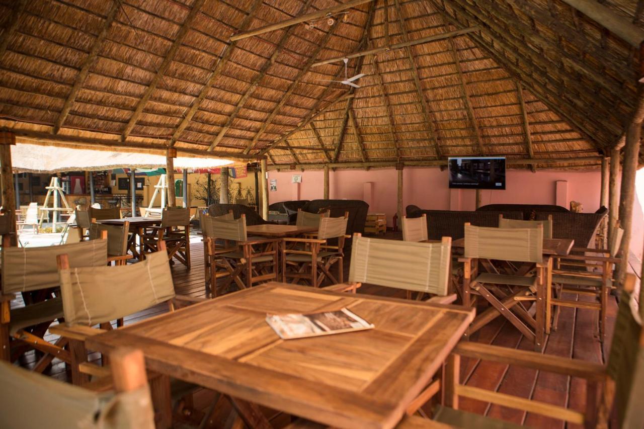Хостел Lusaka Backpackers Экстерьер фото