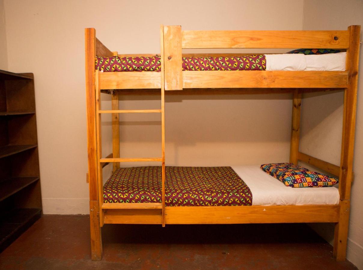 Хостел Lusaka Backpackers Экстерьер фото